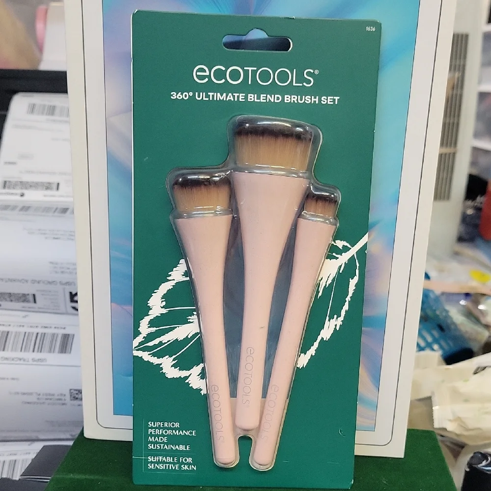 EcoTools 360° Ultimate Blend Brush Set - Set of 3 New Sealed Package